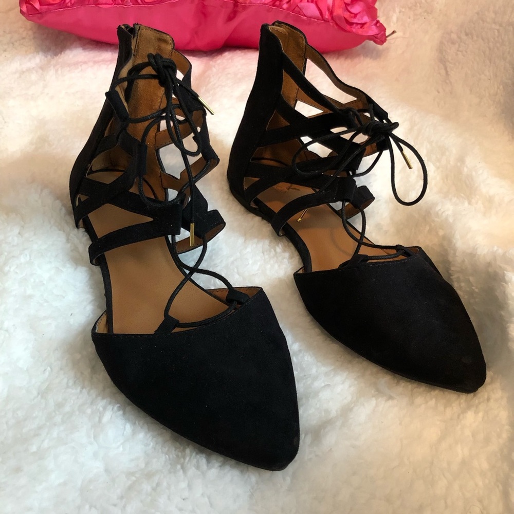 American Eagle Black Pointed Toe Lace-Up Flats